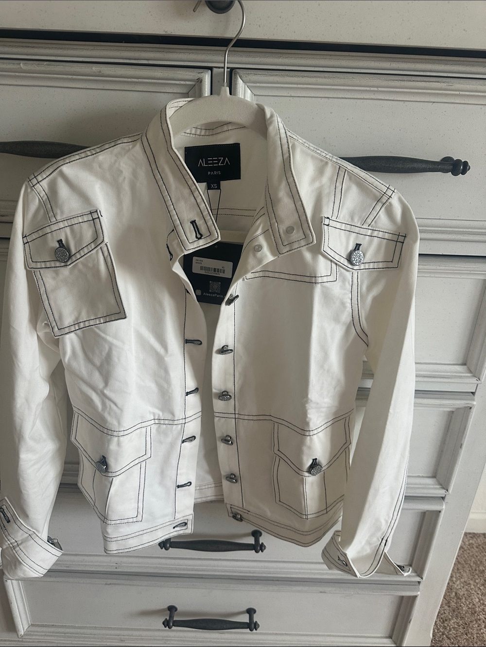Aleeza Paris Women's White Contrast-Stitch Jacket